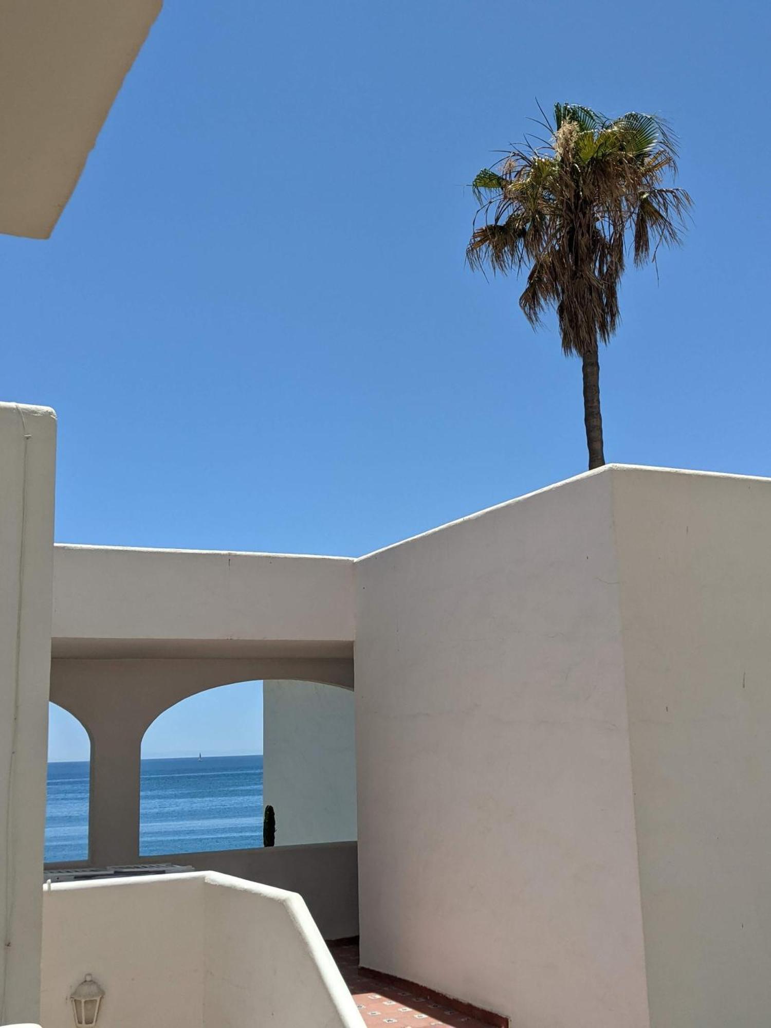 Tranquil Oceanfront Escape, One-Bedroom Haven ミハス エクステリア 写真